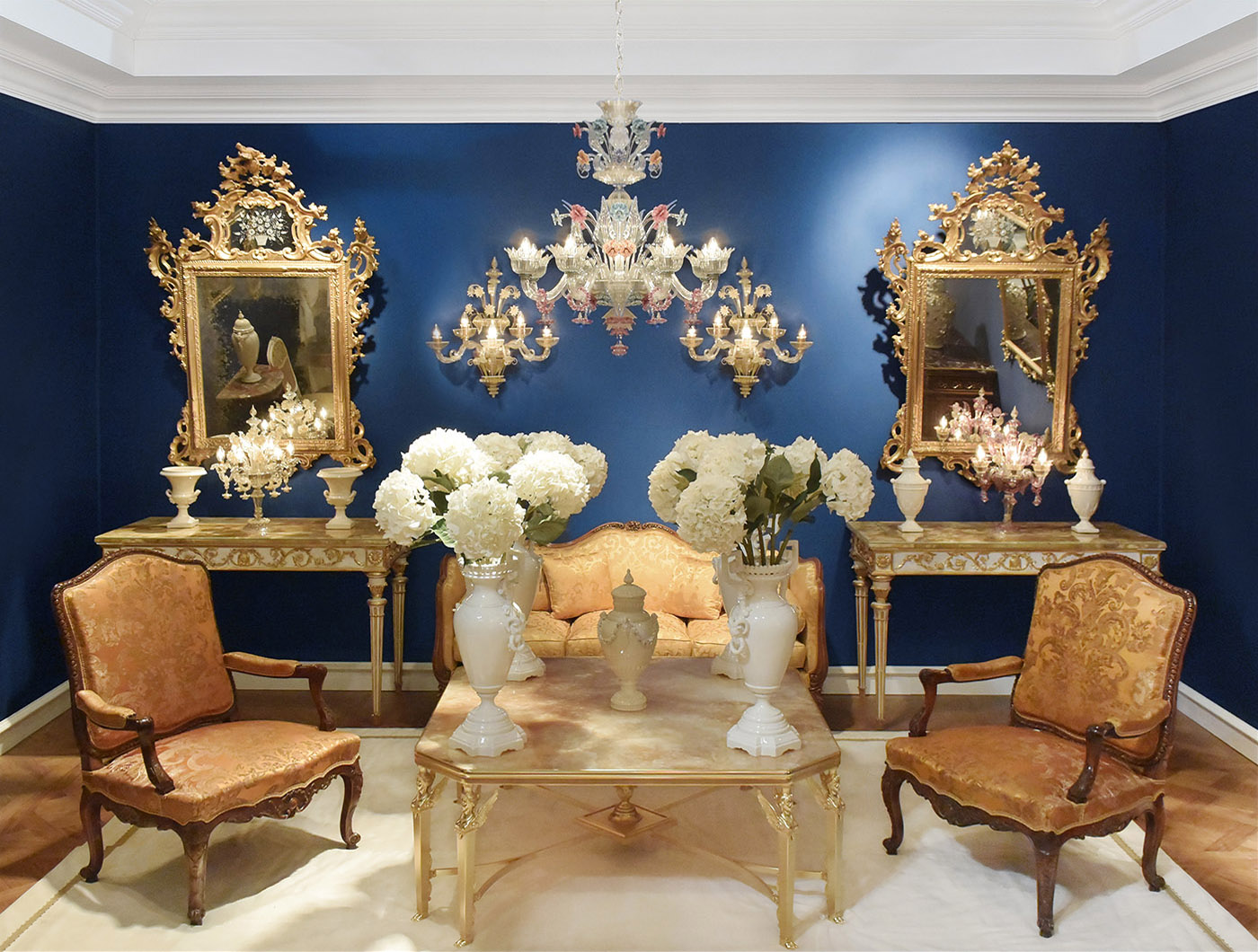 Louis XV sofa, Italian Empire consolle, La regence armchair, brass table onix top, venetian mirror, venetian chandeliere | P.& G. Cugini Lanzani